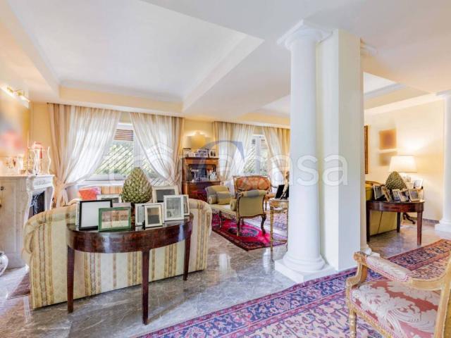 Appartamento in vendita a Roma via Alberto Cadlolo, Medaglie d'Oro