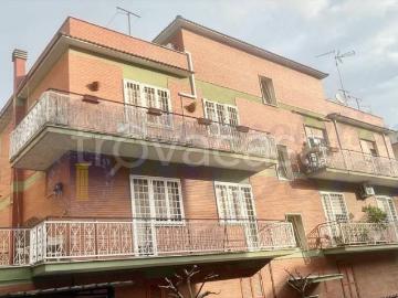 Appartamento in vendita a Roma via Angelo Bianchi 94, Tor Vergata