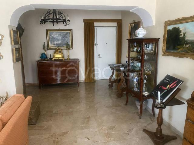 Appartamento in vendita a Roma via Gerolamo Belloni, Vigna Clara Vigna Stelluti