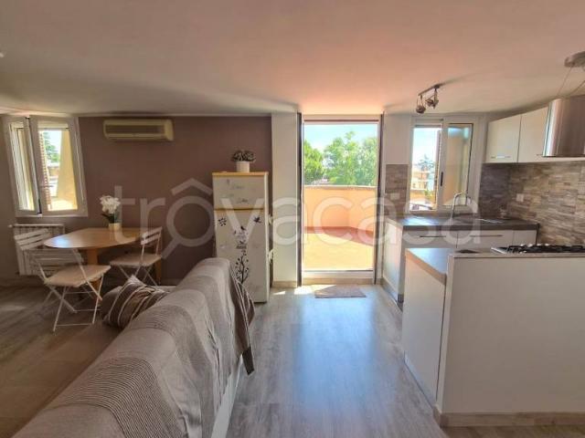 Appartamento in vendita a Roma via Luigi Kossuth, 45, Villa Bonelli