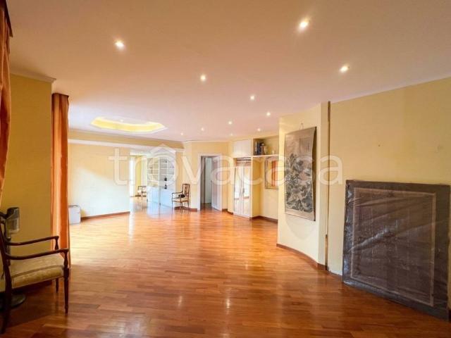 Appartamento in vendita a Roma via Venanzio Fortunato, Medaglie d'Oro