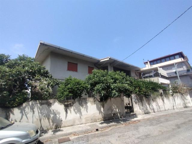 Appartamento in vendita a Rometta via Giuseppe Verdi 14, Rometta Marea
