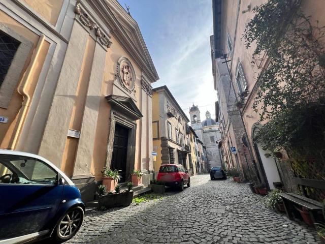 Appartamento in vendita a Ronciglione VT