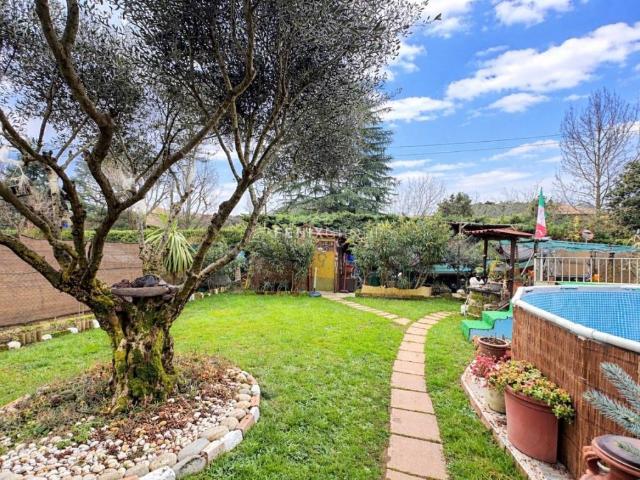 Appartamento in vendita a Ronco Briantino MB