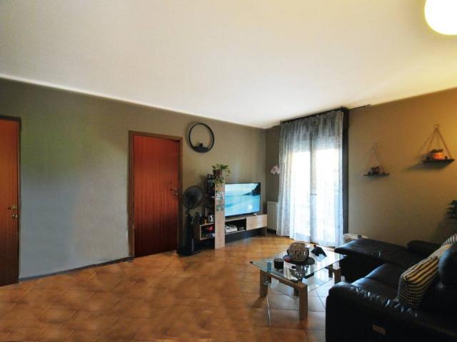 Appartamento in vendita a Rosate MI