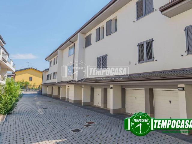 Appartamento in vendita a Rosate MI