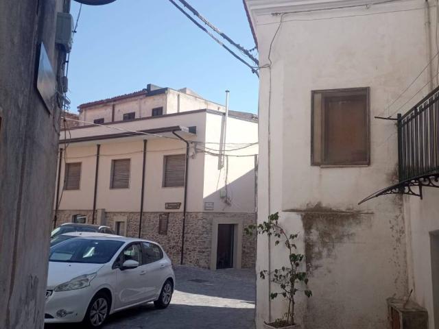 Appartamento in vendita a Roseto Capo Spulico CS