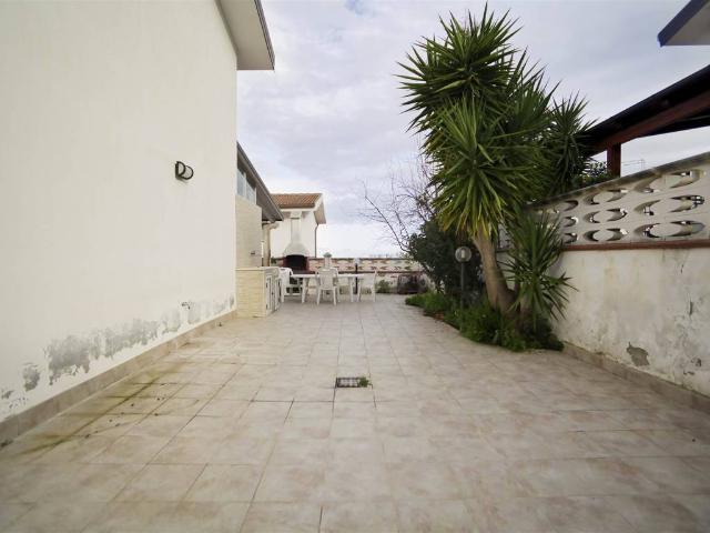 Appartamento in vendita a Roseto Capo Spulico CS