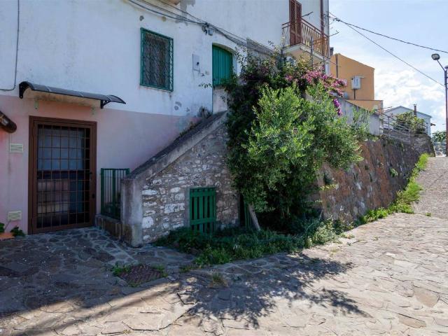 Appartamento in vendita a Roseto Capo Spulico CS