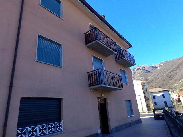 Appartamento in vendita a Rota d'Imagna BG