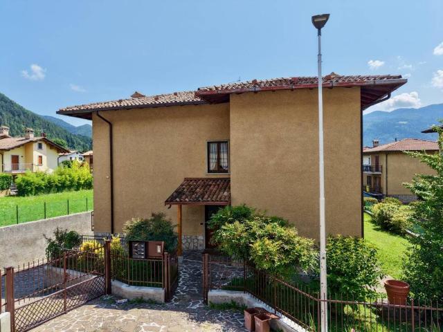 Appartamento in vendita a Rovetta BG