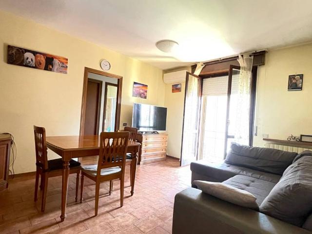 Appartamento in vendita a Rovellasca CO