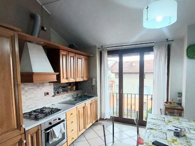 Appartamento in vendita a Rovellasca CO