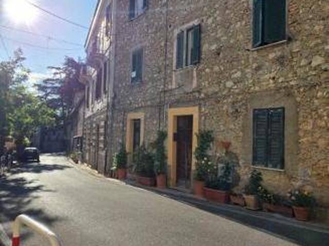 Appartamento in vendita a Roviano RM