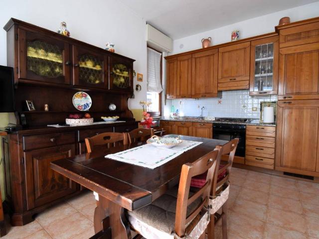 Villa in vendita a Rozzano MI