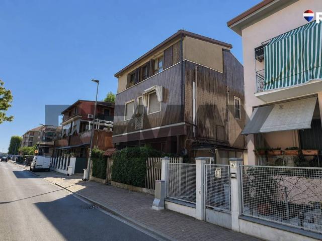 Appartamento in vendita a Rozzano MI