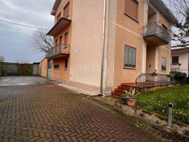 Casa indipendente in vendita a Suzzara MN