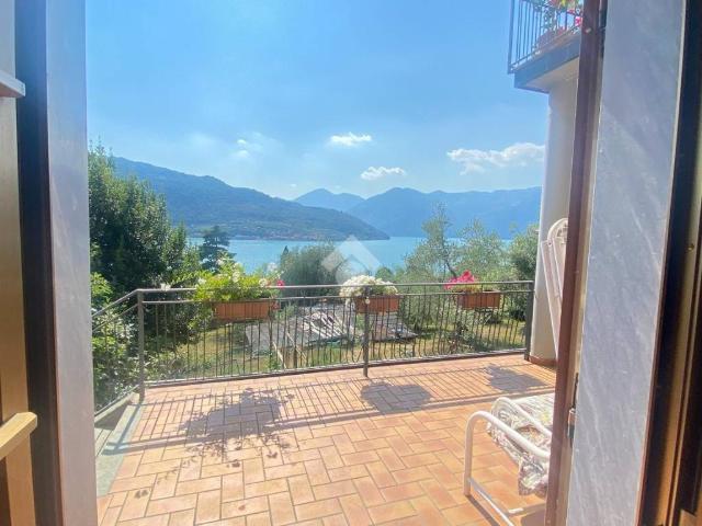 Appartamento in vendita a Sale Marasino BS