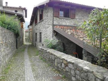 Appartamento in vendita a Sale Marasino BS