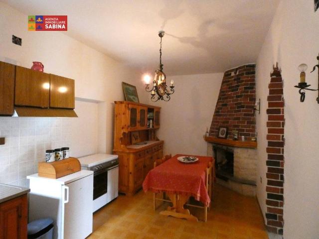Appartamento in vendita a Salisano RI