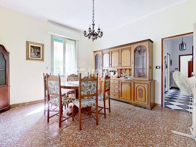 Palazzo / Stabile in vendita a Salsomaggiore Terme PR