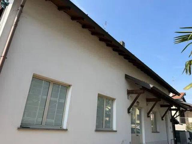 Casa indipendente in vendita a Samarate VA