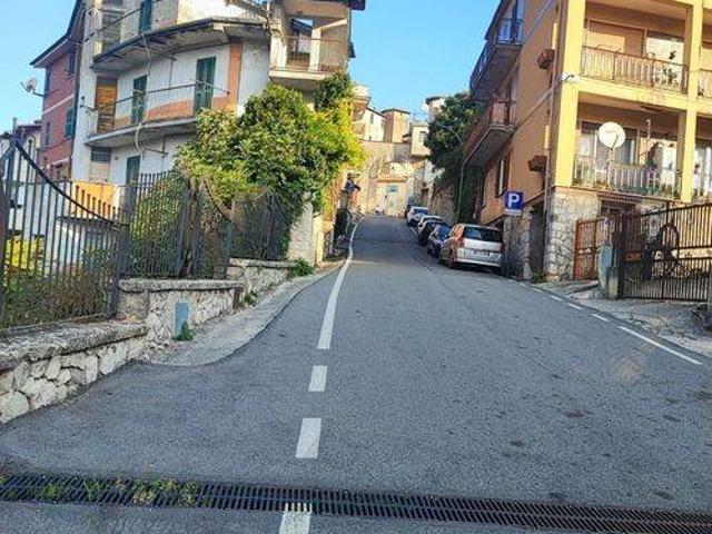 Appartamento in vendita a Sambuci RM