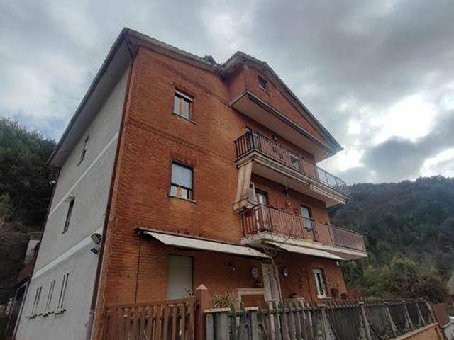 Appartamento in vendita a Sambuci RM