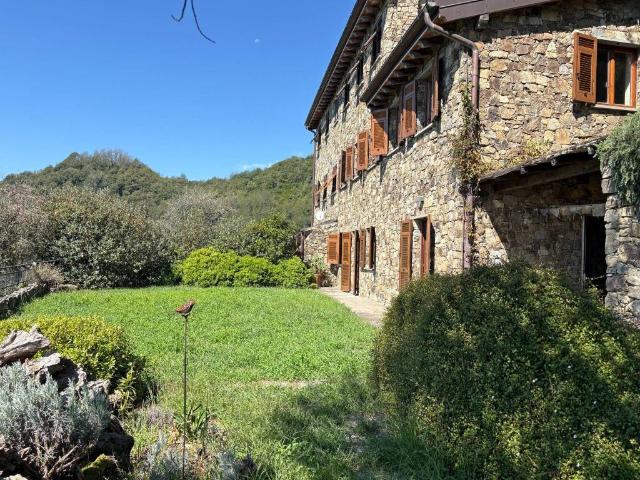 Appartamento in vendita a San Colombano Certenoli GE