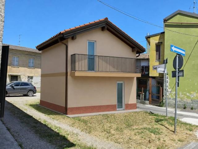 Appartamento in vendita a San Genesio ed Uniti PV