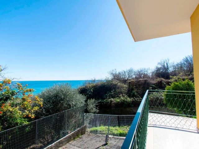Appartamento in vendita a San Lorenzo al Mare IM