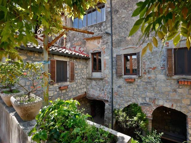 Appartamento in vendita a Santa Fiora GR