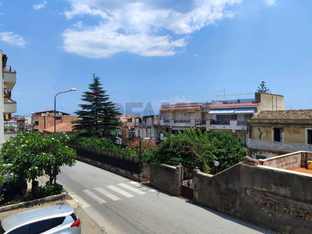 Appartamento in vendita a Sant'Alessio Siculo ME
