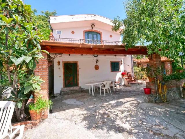 Appartamento in vendita a Sant'Alessio Siculo ME