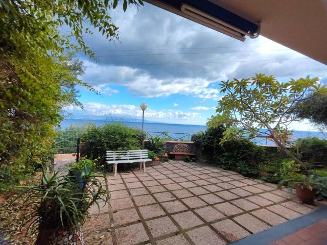Appartamento in vendita a Sant'Alessio Siculo ME
