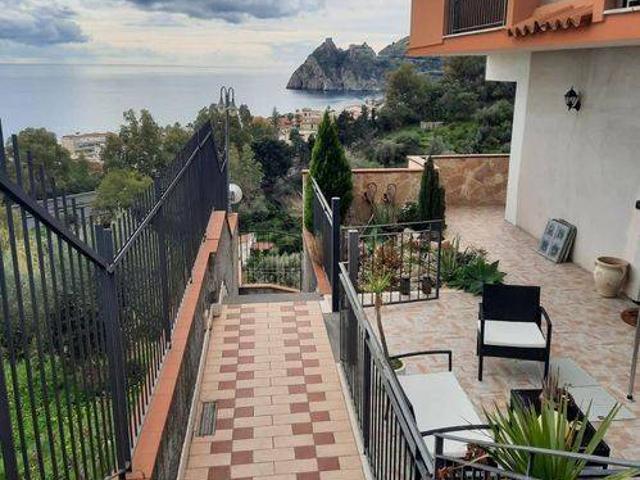 Appartamento in vendita a Sant'Alessio Siculo ME
