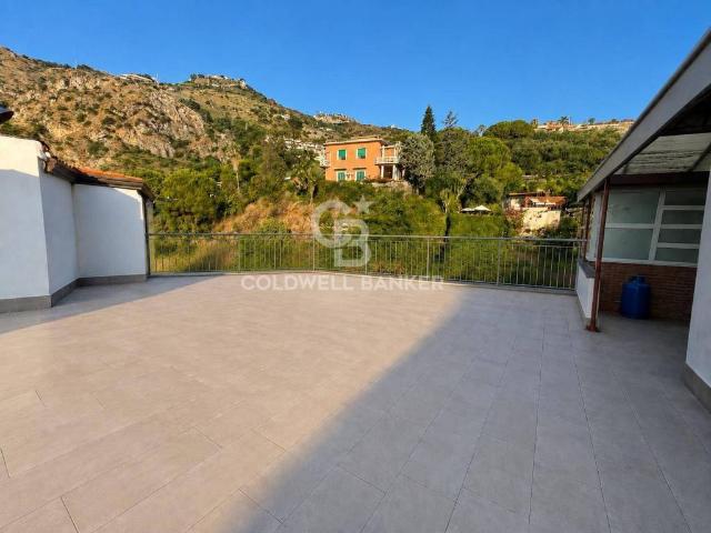 Appartamento in vendita a Sant'Alessio Siculo ME