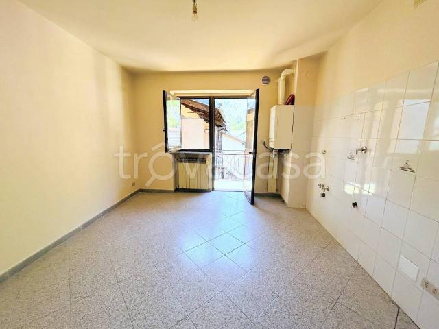 Appartamento in vendita a Sant'Ambrogio di Torino via Umberto I, 85