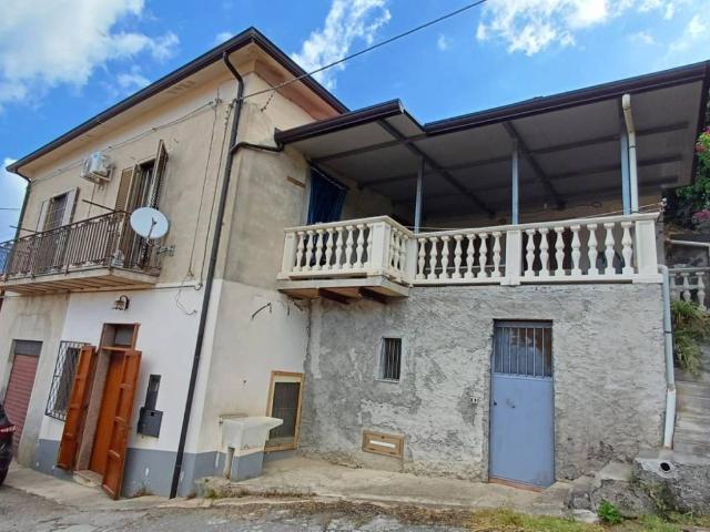 Appartamento in vendita a Sant'Angelo di Brolo ME