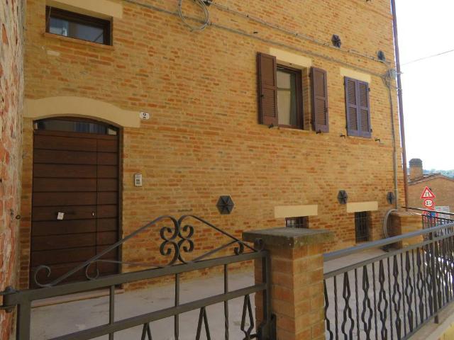 Appartamento in vendita a Sant'Angelo in Pontano MC