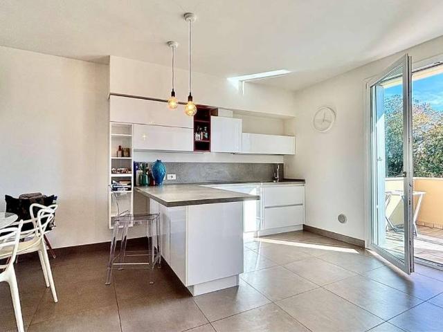 Appartamento in vendita a Santarcangelo di Romagna RN