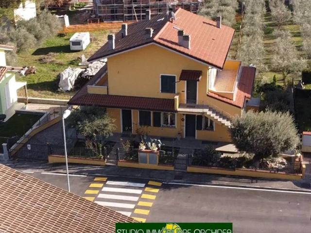 Appartamento in vendita a Santarcangelo di Romagna RN