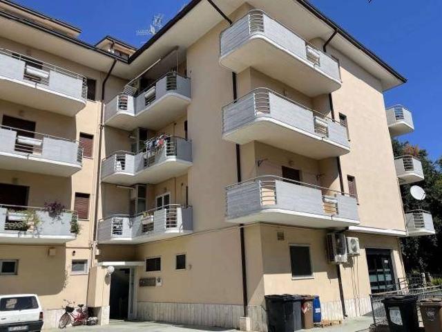 Appartamento in vendita a Sant'Egidio alla Vibrata corso Matteott