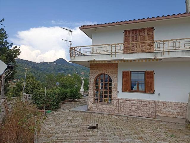 Appartamento in vendita a Sant'Olcese GE