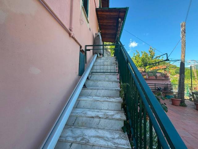 Appartamento in vendita a Sant'Olcese GE