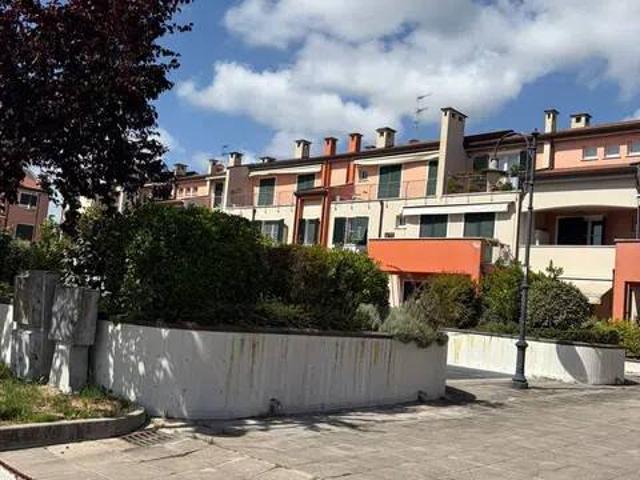 Appartamento in vendita a Sarzana SP