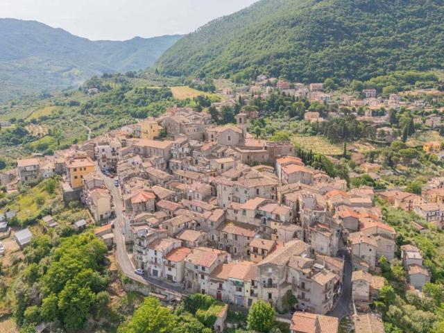 Appartamento in vendita a Scandriglia RI