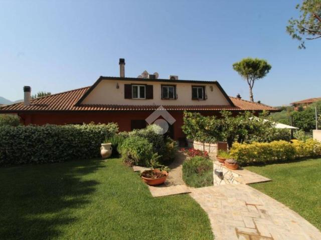Villa in vendita a Scandriglia RI