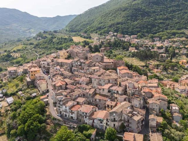 Appartamento in vendita a Scandriglia RI