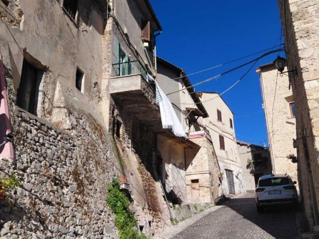 Appartamento in vendita a Scandriglia RI